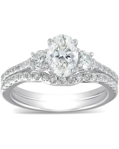 Pompeii3 1 1/2 Ct Oval Shape Diamond Engagement Ring Wedding Set - Metallic