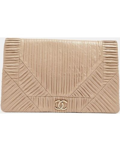 Chanel Leather Coco Pleats Flap Clutch - Natural