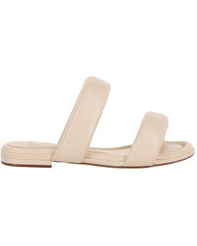 Alexandre Birman Lilla Flat Sandals - White