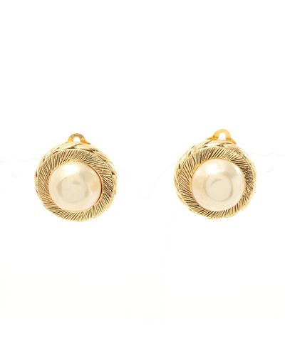 Chanel Round Earrings Gp Fake Pearl Gold Offvintage - Metallic