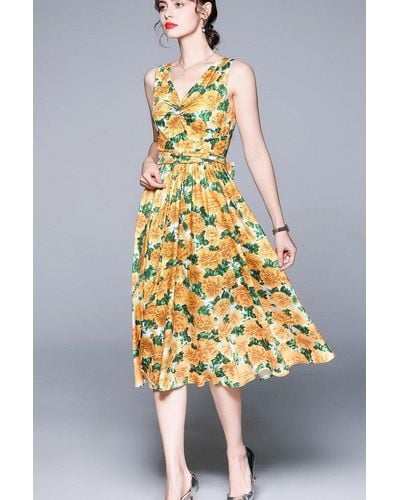 Kaimilan Yellow & Green Day A-line V-neck Sleeveless Below Knee Floral Dress - Metallic