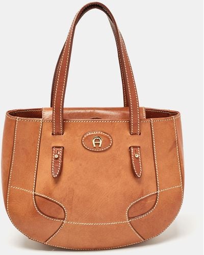 Aigner Leather Logo Flap Hobo - Brown