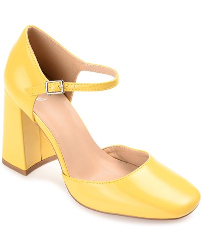 Journee Collection Collection Hesster Pump - Yellow