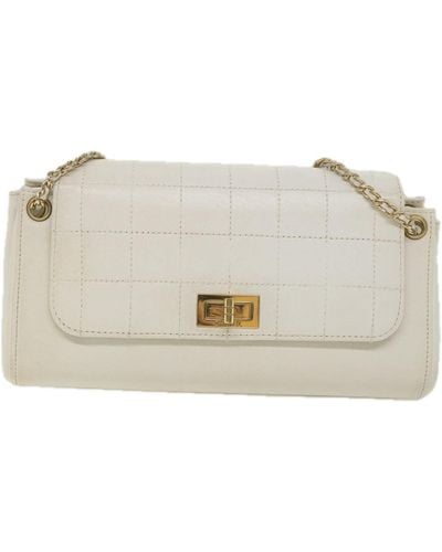 Chanel Flap Bag Leather Shoulder Bag (pre-owned) - White