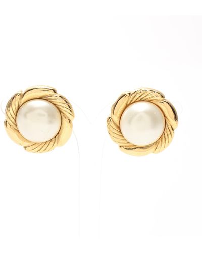 Chanel Flower Earrings Gp Fake Pearl Gold Offvintage - Metallic