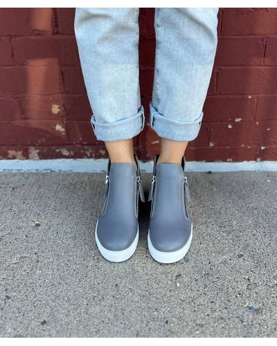 All Black Hi Double Zip Sneaker - Gray