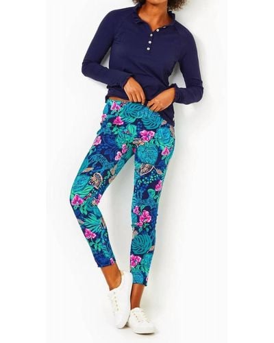 Lilly Pulitzer Corso Pant Upf 50+ In Low Tide Navy Life Of The Party Golf - Blue
