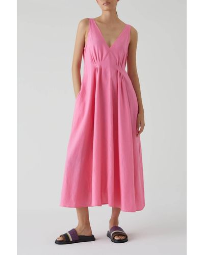 Closed V-neck Dart Dress - Pink