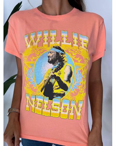 Daydreamer Willie Nelson Outlaw Country Tour Tee - Pink