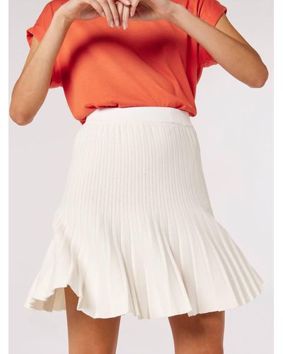 Apricot Ivory Pleated Knit Skirt - White