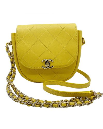 Chanel Matelassé Leather Shoulder Bag (pre-owned) - Yellow