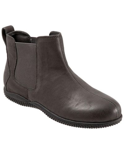 Softwalk Highland Leather Round Toe Ankle Boots - Brown