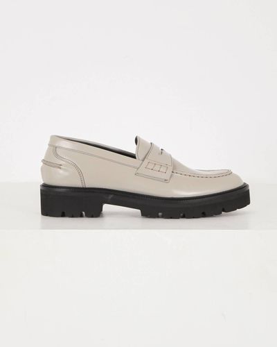 Closed Leather Loafer In Putty - White