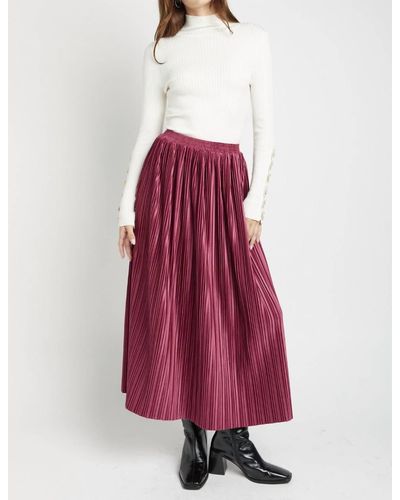 En Saison Rozlyn Pleated Midi Skirt - Red
