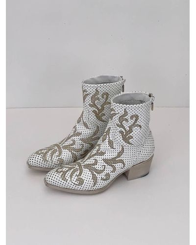 Rocco P Stitched Perforated Boot In Bianco - Gray