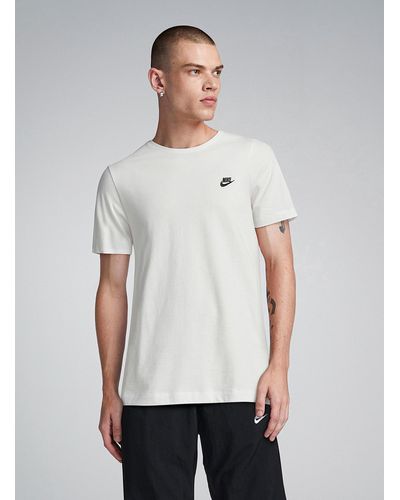 Nike Sportswear Club Small Logo T - White