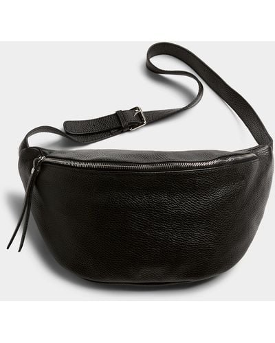 Le 31 Grained Leather Belt Bag - Black