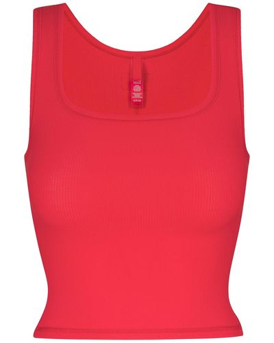 Scoop Neck Seamless Tank Red