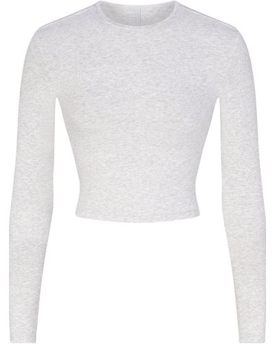 Skims Cropped Long Sleeve T-shirt - White