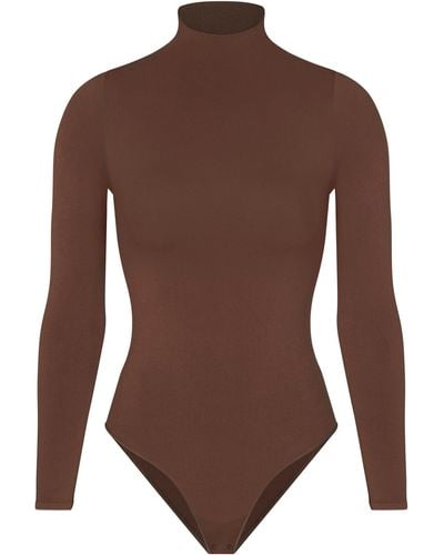 Skims Essential Mock Neck Long Sleeve Bodysuit - Brown