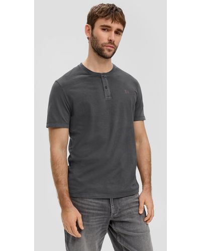 S.oliver T-Shirt mit Garment Dye und Henley-Ausschnitt - Grau