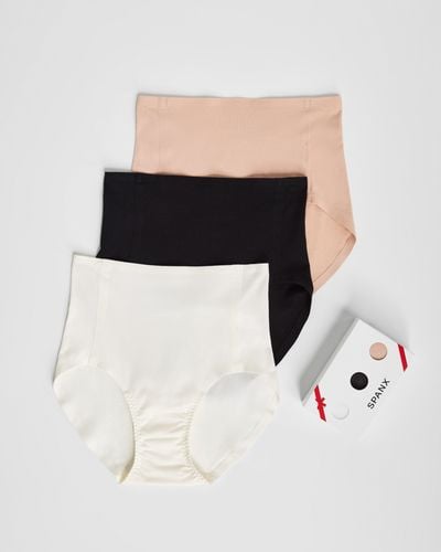 https://cdna.lystit.com/400/500/tr/photos/spanx/01d38387/spanx-Champagne-BeigeVery-BlackPowde-Fit-to-you-Pima-Cotton-Brief-3-pack.jpeg