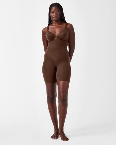 Spanx Seamless Power Sculpting High-waisted Mid-thigh Short - Brown