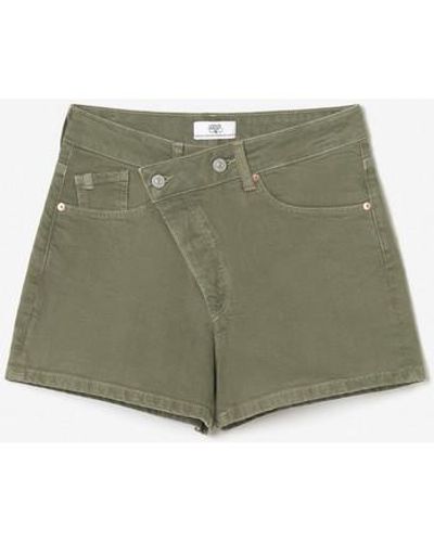 Le Temps Des Cerises Short Short mosta en jeans kaki clair à fermeture asymétrique - Vert
