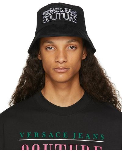 Versace ホワイト ロゴ バケット ハット - ブラック