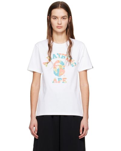 A Bathing Ape T-shirt blanc à logo de style collégial à motif camouflage liquid