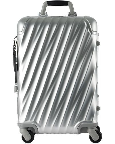 Tumi 19 Degree Aluminiumコレクション シルバー インターナショナル キャリーオン スーツケース - ブラック