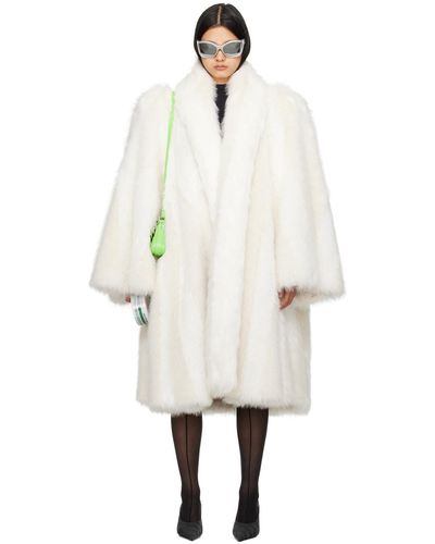 Balenciaga Manteau trapèze blanc en fourrure synthétique - Multicolore