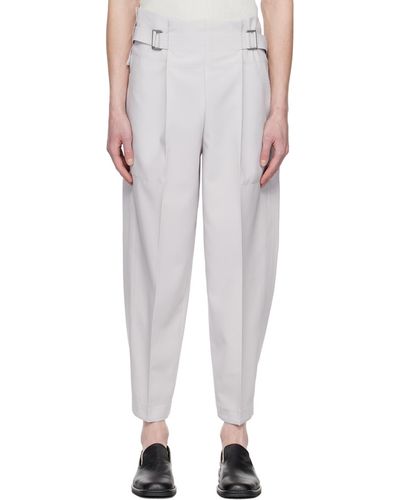132 5. Issey Miyake Pantalon gris à plis - Multicolore