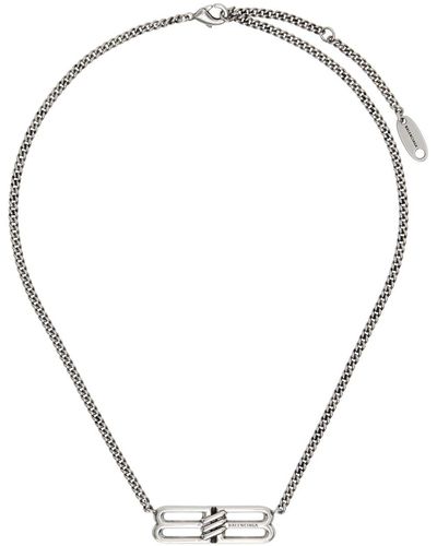 Balenciaga Collier gris acier à pendentif à logo - Métallisé