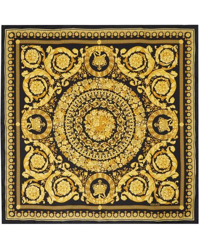 Versace Foulard noir et jaune en soie à motif baroque