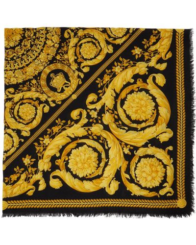 Versace Foulard noir et doré en soie à motif baroque - Jaune
