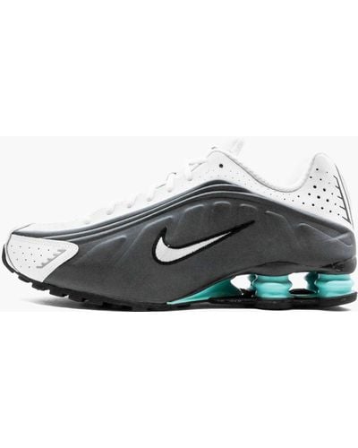 Nike Shox R4 Shoes - Black