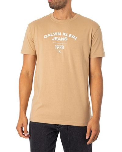 Calvin Klein Varsity Curve Logo T-shirt - Natural