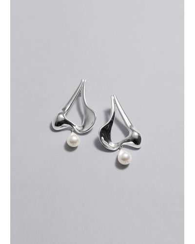 & Other Stories Freshwater Pearl Earrings - Metallic