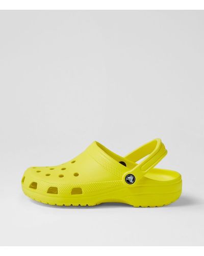 Crocs™ 10001 Classic M Cc Smooth Sandals - Yellow