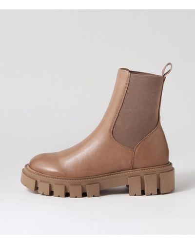 Eos Feat Eo Leather Boots - Brown
