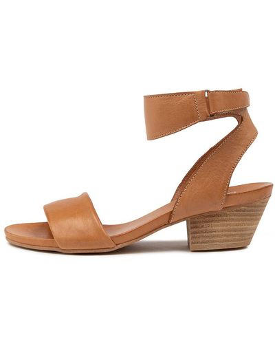 Eos Cubo W Leather Sandals - Brown