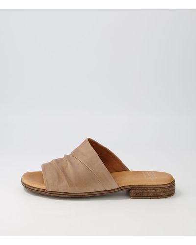 Eos Ilo Eo Leather Sandals - Brown