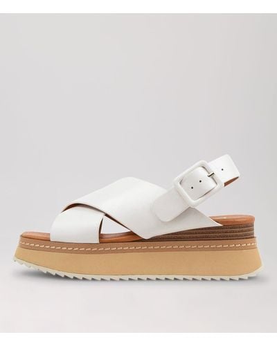 Eos Tonalities Eo Leather Sandals - White
