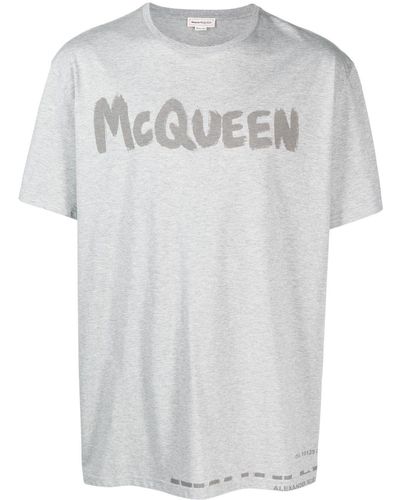 Alexander McQueen T-shirt oversize con stampa logo graffiti tono su tono in cotone - Grigio