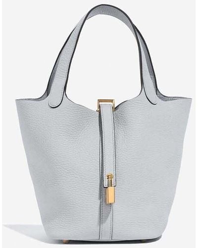 Hermès Picotin Lock 18 Tote Bag In Bleu Pale Clemence With Gold Hardware - Blue