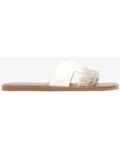 Hermès Izmir Sandals In Himalayan Blanc Matt Nilo Croc Leather - White