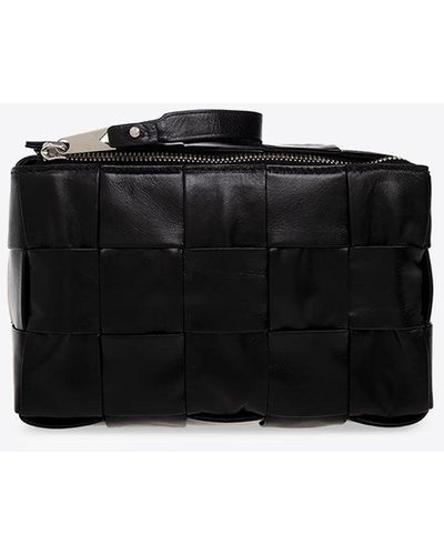 Bottega Veneta Cassette Wash Bag In Intreccio Leather - Black