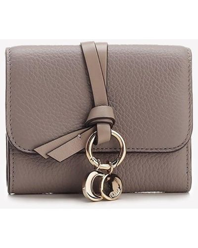 Chloé Alphabet Tri-fold Compact Wallet With Grained Leather - Grey