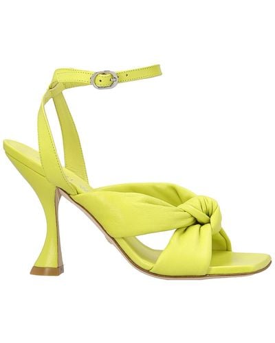 Stuart Weitzman Hotel Sandals - Yellow